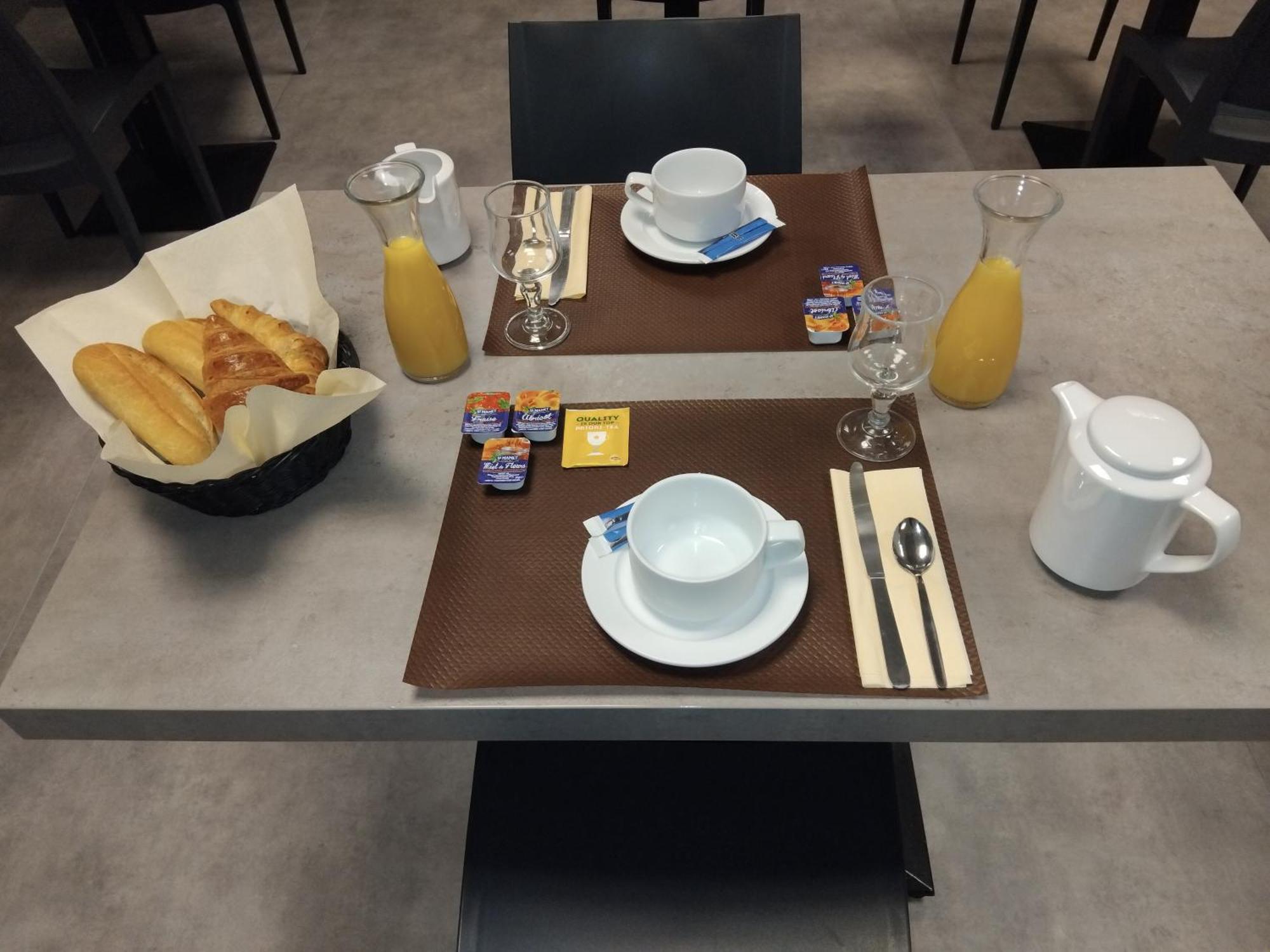 Be Myhotel Эврё Экстерьер фото